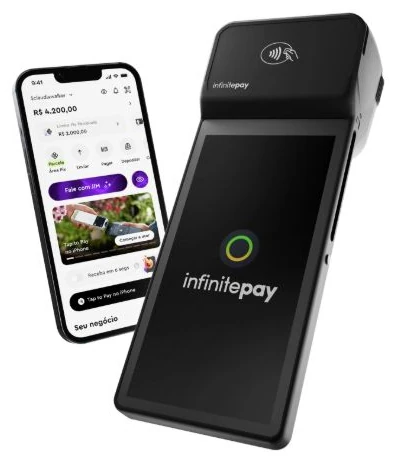 Maquininha InfinitePay Smart ao lado do aplicativo